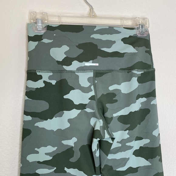 Aerie green camo leggings Sz medium EUC - Picture 5 of 7